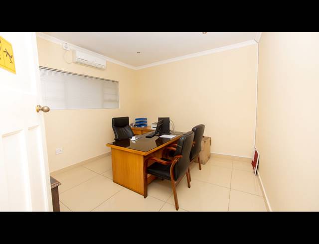 563M² OFFICE FOR SALE IN VINCENT